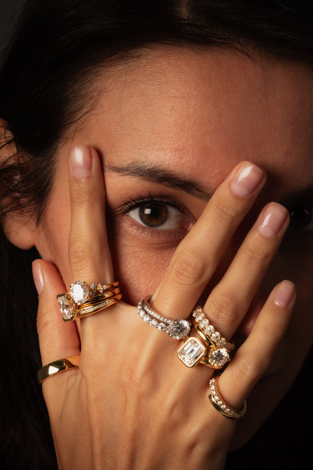 Anillos de compromiso en oro 18k y diamante, colección editorial BRAVORA