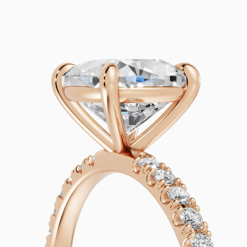 AURORA | Anillo solitario corte cojín medio pavé