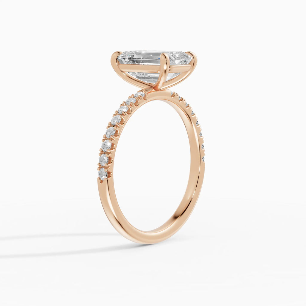 Anillo de compromiso AURORA esmeralda solitario corte medio pavé - contexto