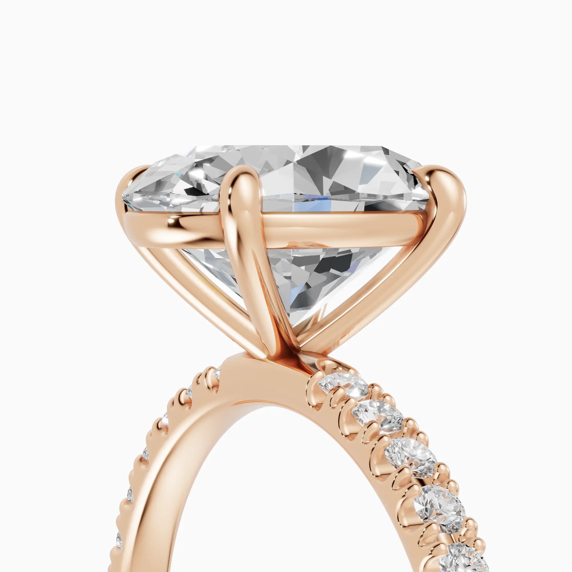 AURORA | Anillo solitario corte oval medio pavé