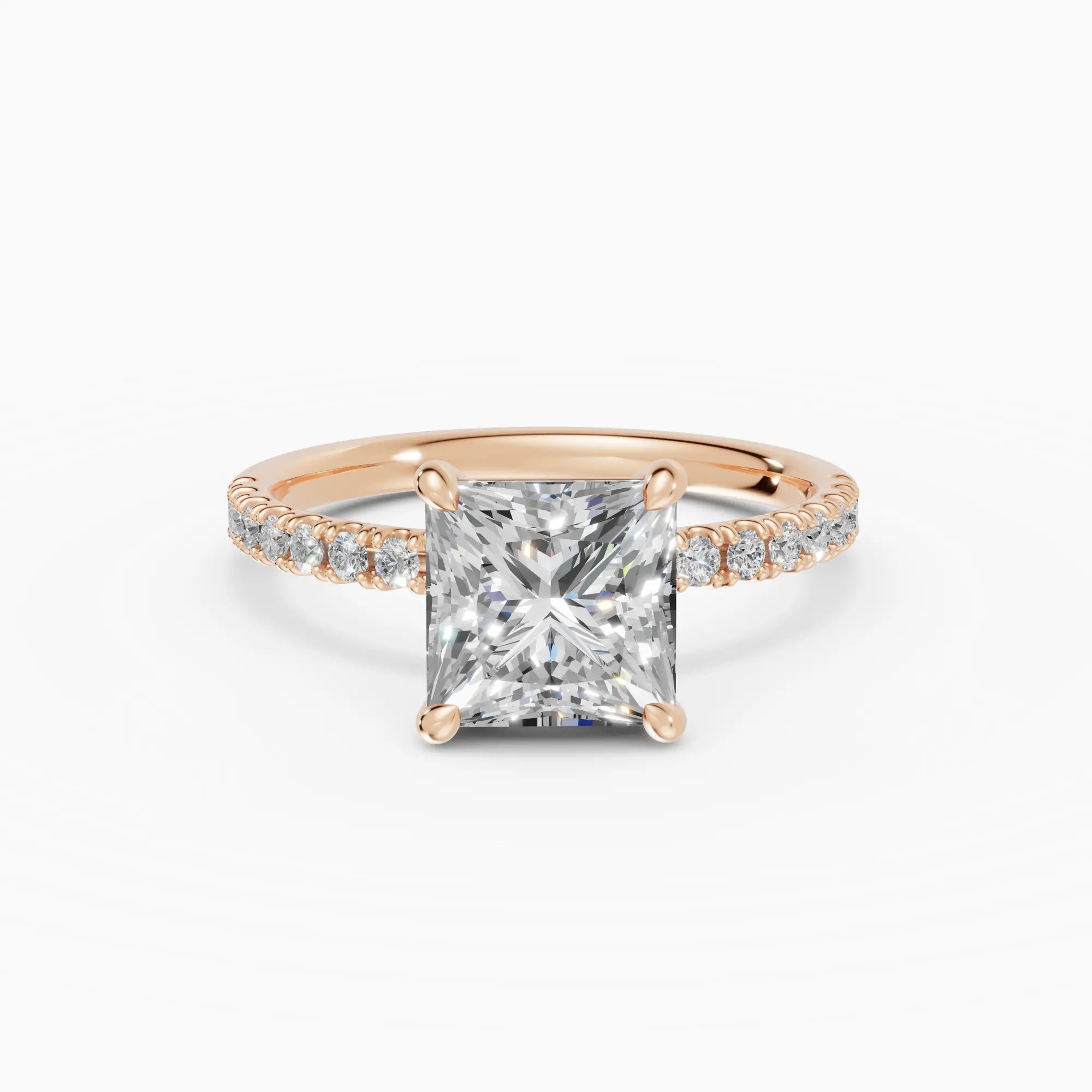 AURORA | Anillo solitario corte princesa medio pavé