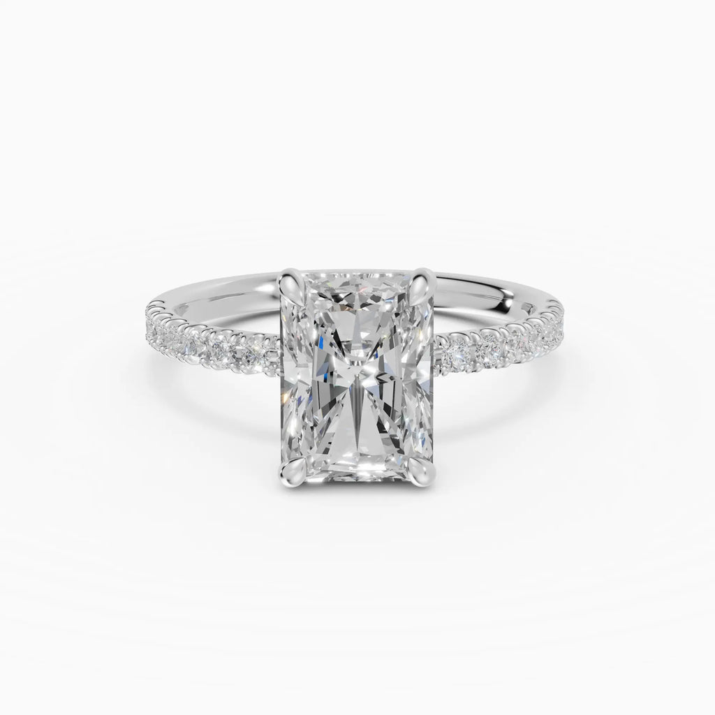 AURORA | Anillo solitario corte radiante medio pavé