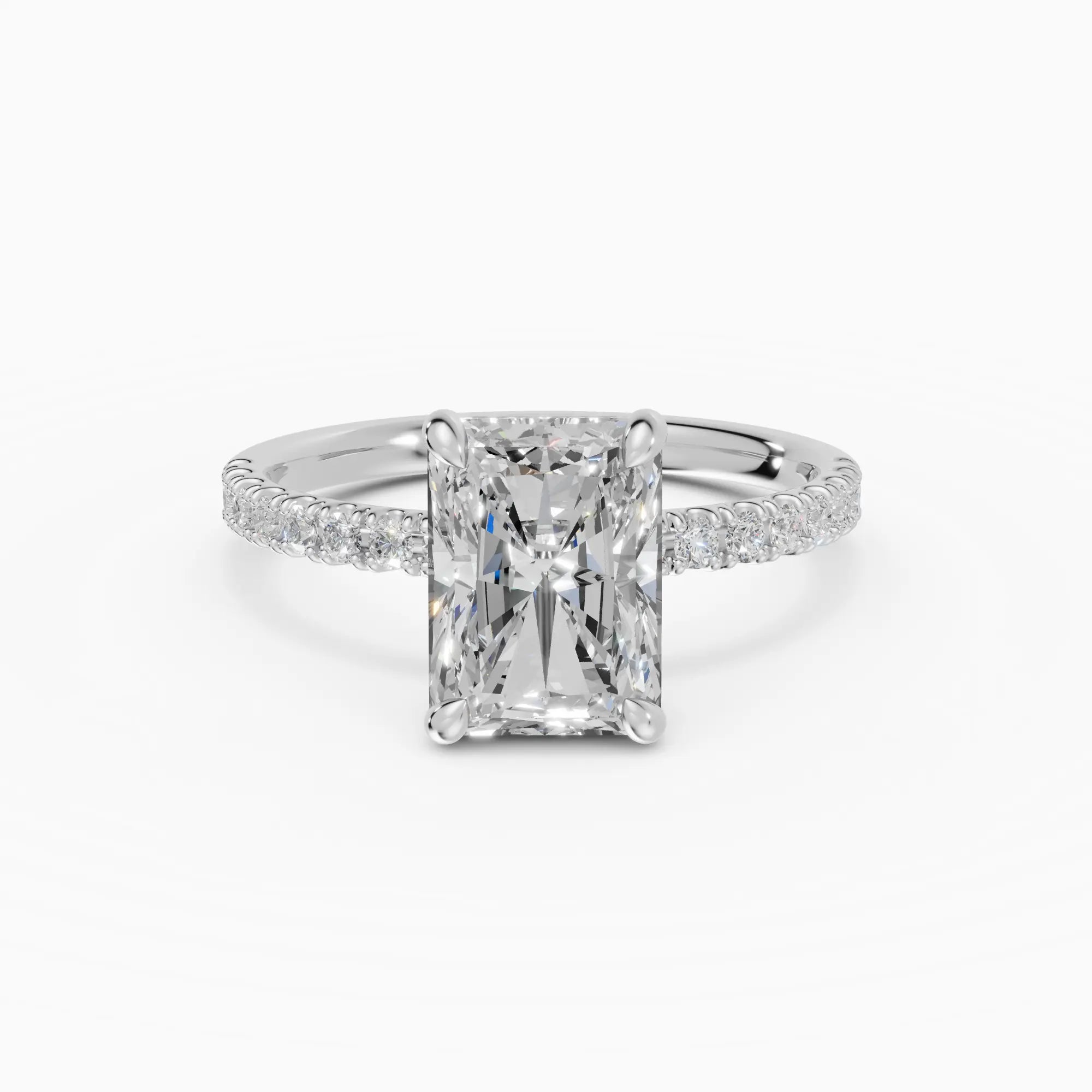 AURORA | Anillo solitario corte radiante medio pavé