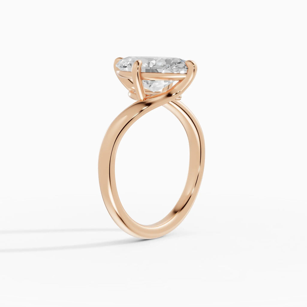 Anillo de compromiso AXIS marquesa con engaste compás bypass - puesto en mano