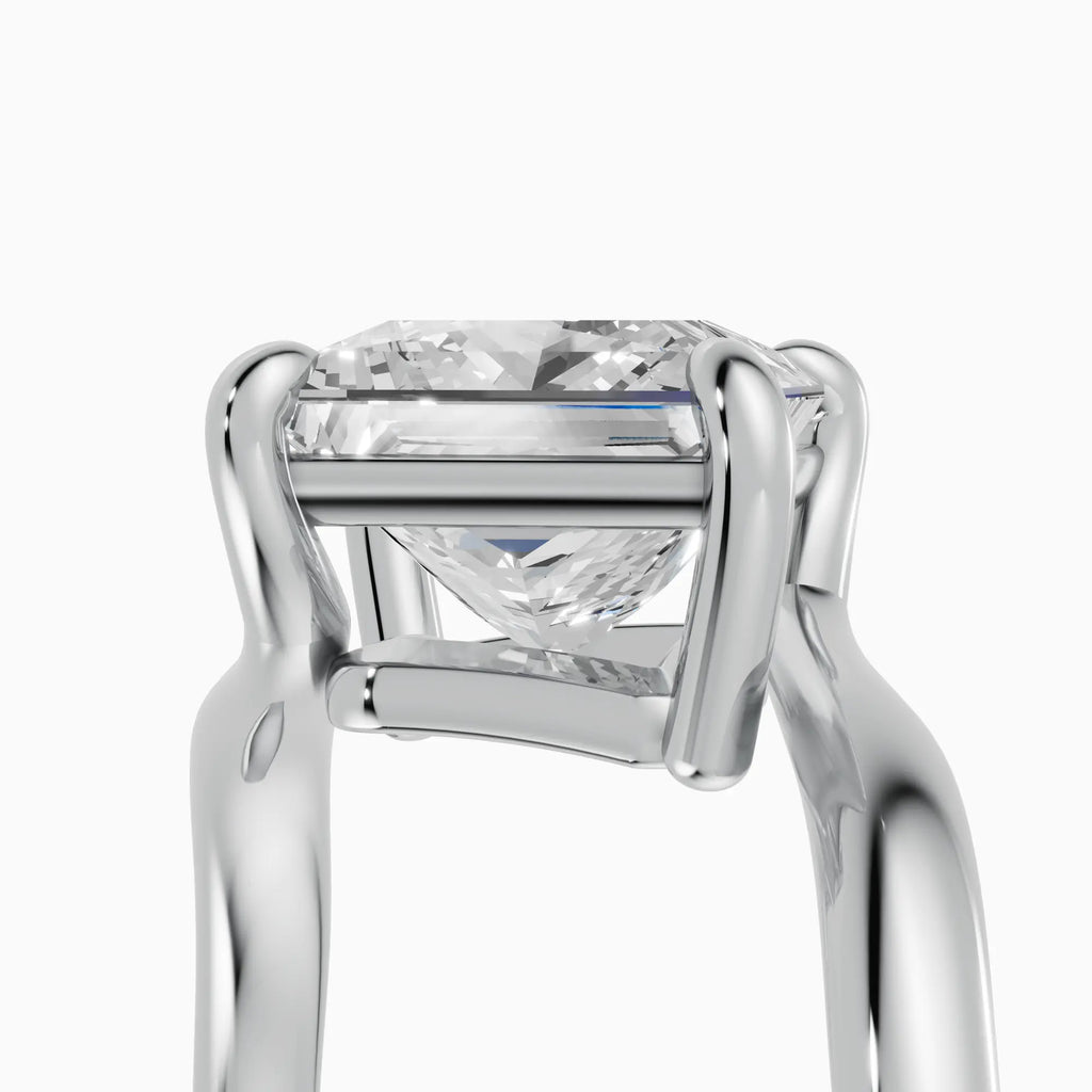 AXIS | Anillo princesa con engaste compás bypass