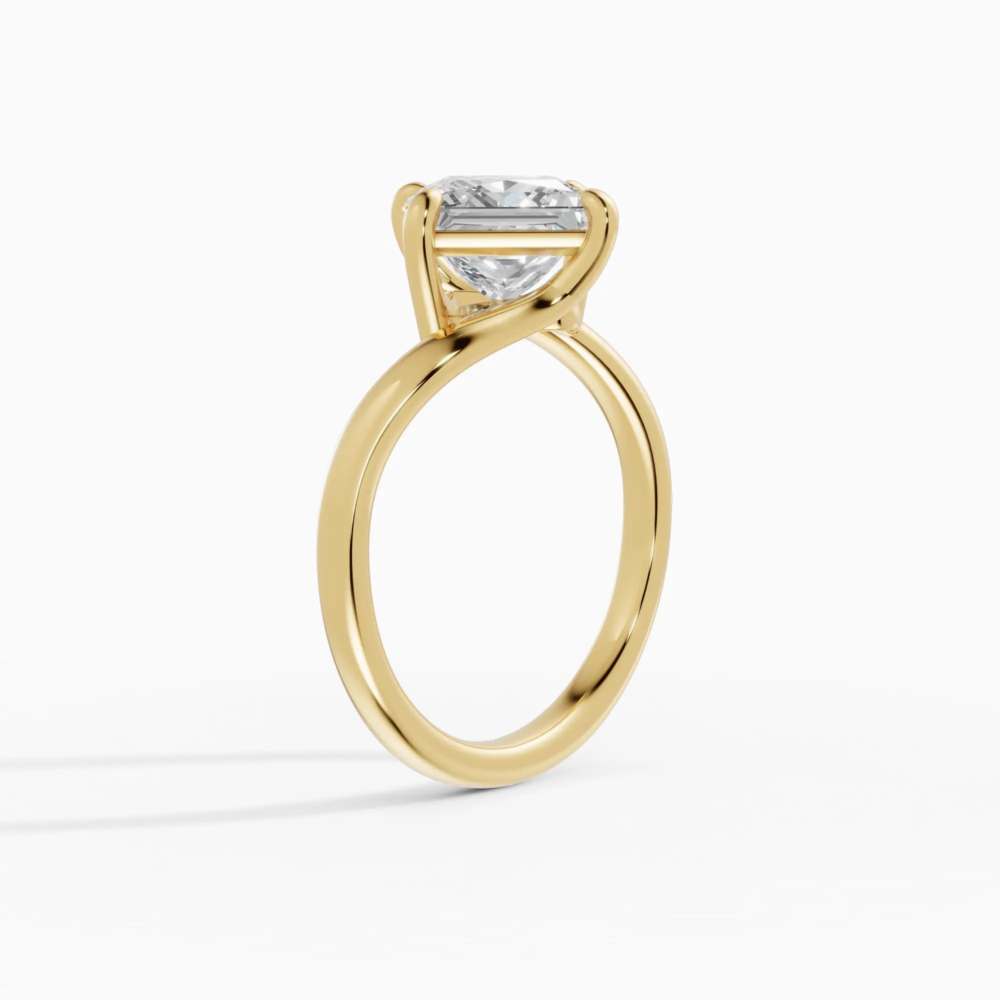 AXIS | Anillo princesa con engaste compás bypass