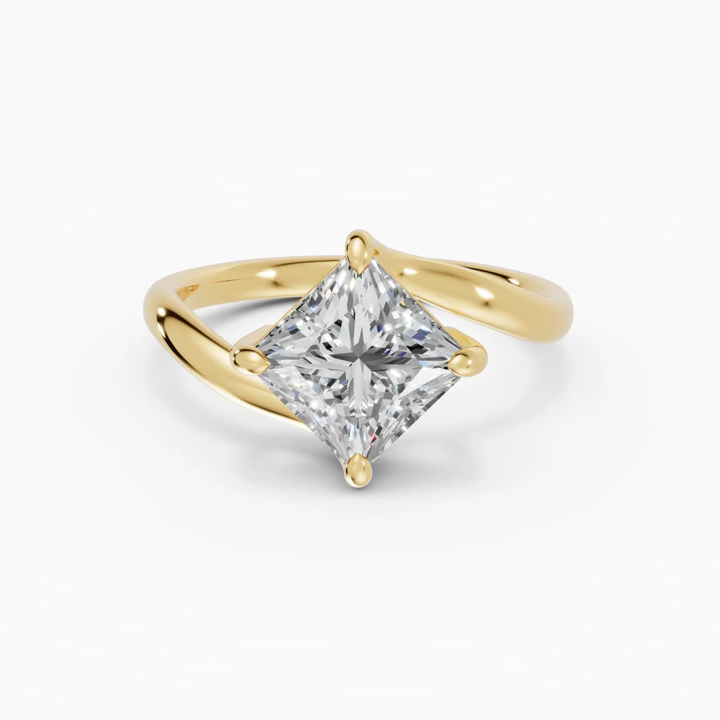 AXIS | Anillo princesa con engaste compás bypass