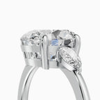 Anillo de compromiso ELARA oval trilogía