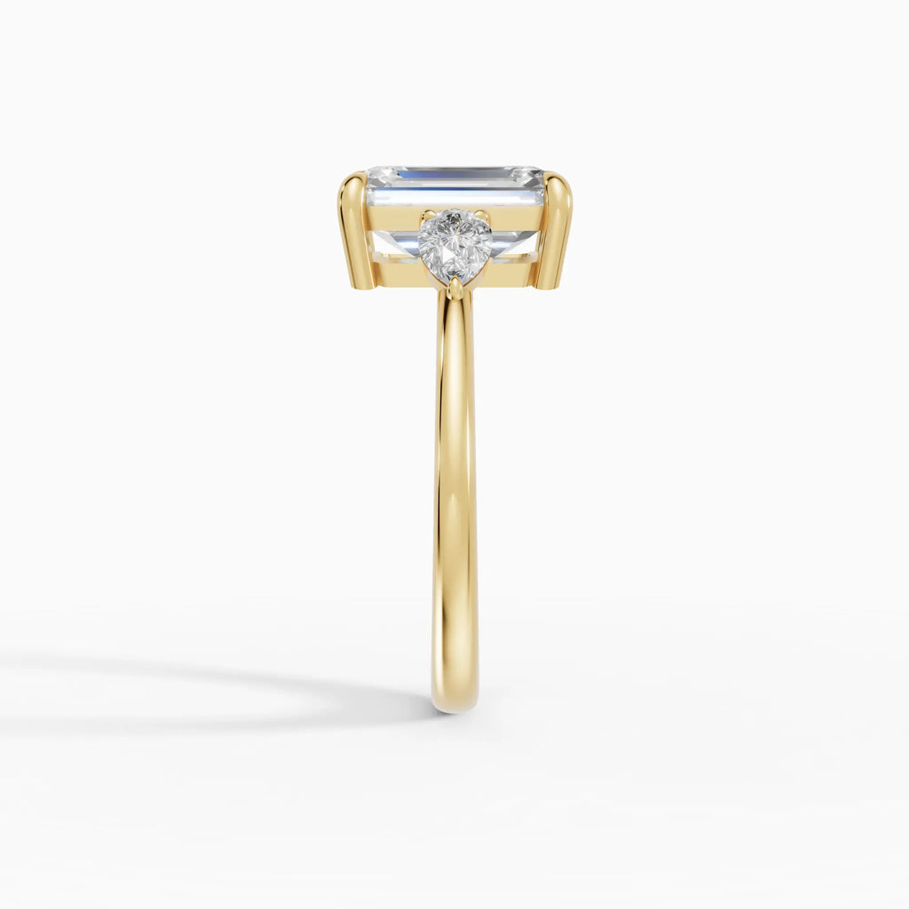 Anillo de compromiso ELARA esmeralda trilogía en oro amarillo 14k - detalle engaste