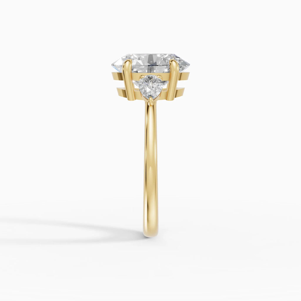 Anillo de compromiso ELARA oval trilogía en oro amarillo 14k - detalle engaste