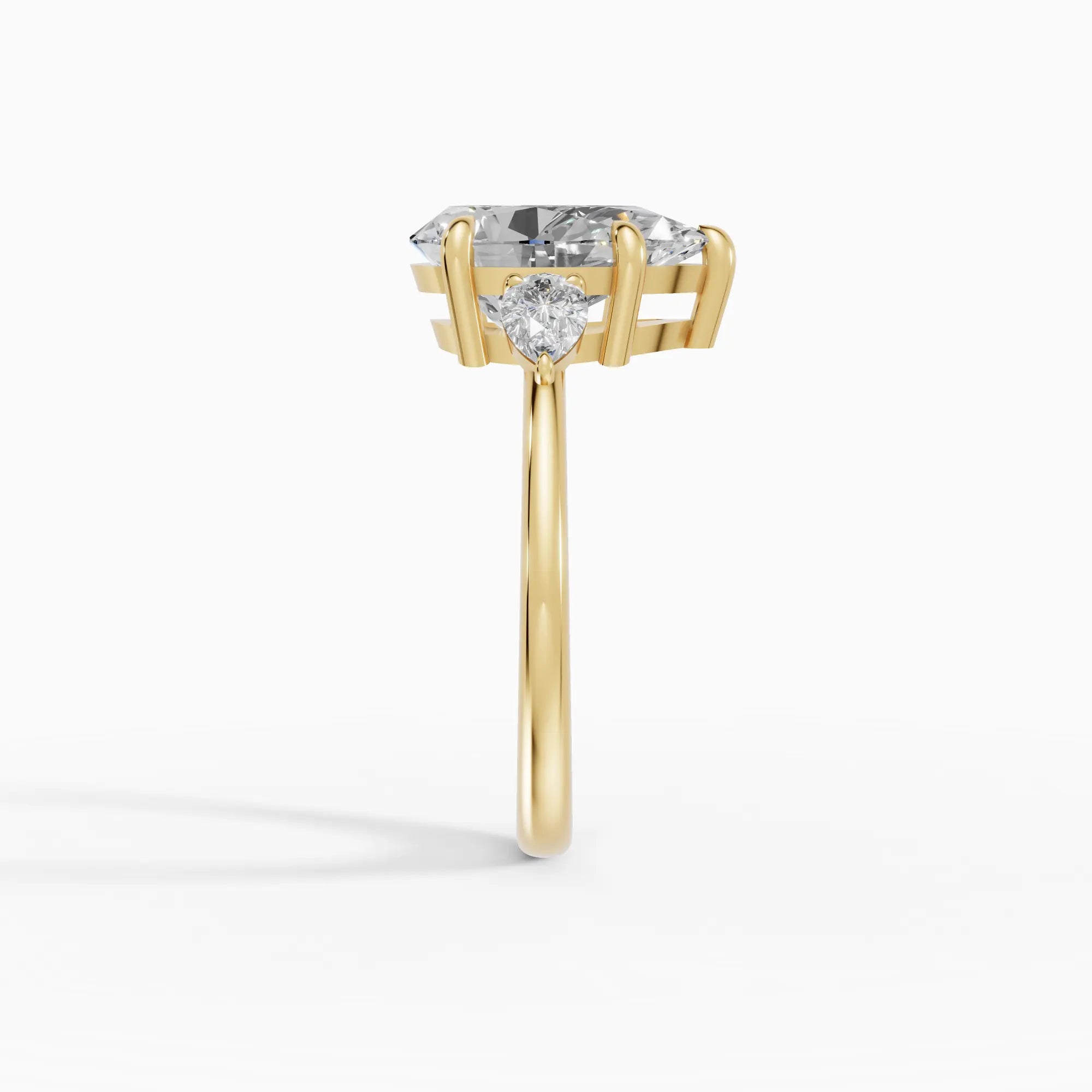Anillo de compromiso ELARA pera trilogía en oro amarillo 14k - detalle engaste