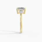 Anillo de compromiso ELARA princesa trilogía en oro amarillo 14k - detalle engaste