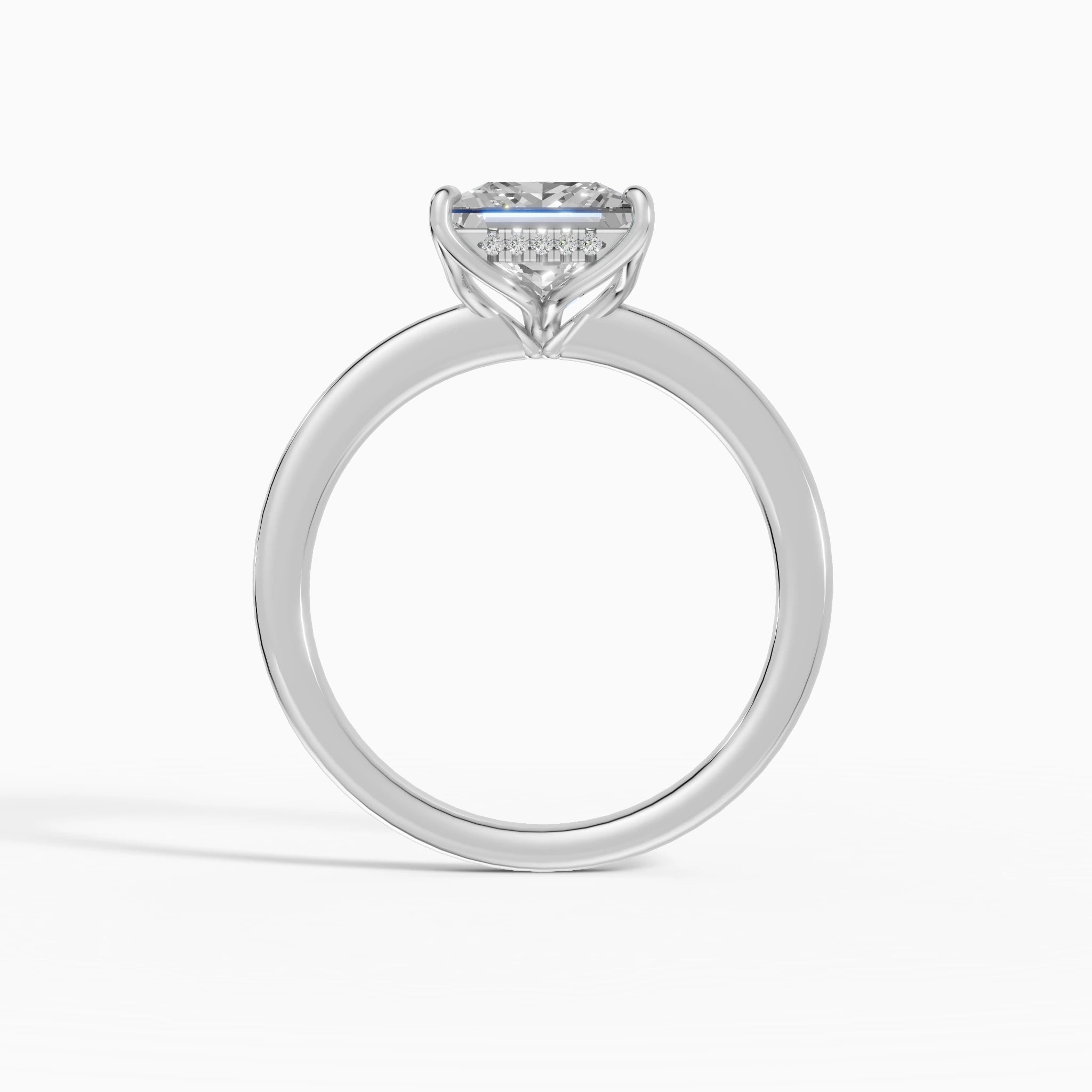 Anillo de compromiso Flora en oro blanco con diamante corte princesa de 2 quilates vista superior