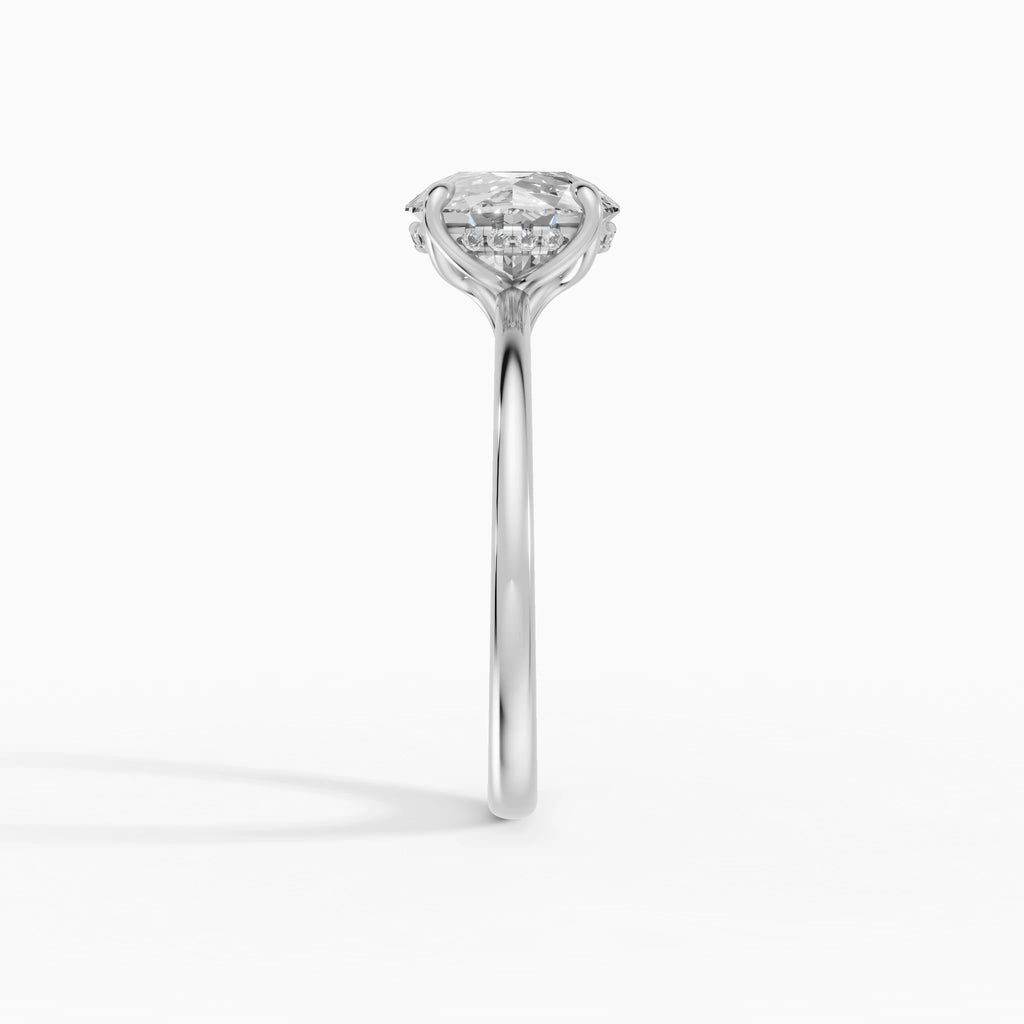 Anillo de compromiso Flora en oro blanco con diamante corte brillante de 2 quilates vista perfil