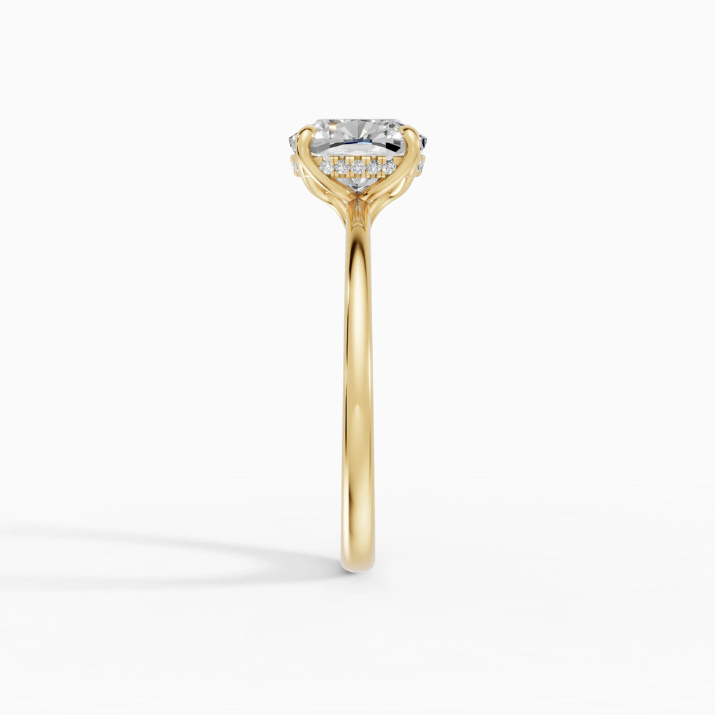 Anillo de compromiso Flora en oro amarillo con diamante corte cojín de 2 quilates vista perfil