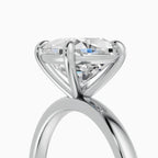 Anillo de compromiso GAIA cojín solitario en oro blanco 18k - detalle engaste