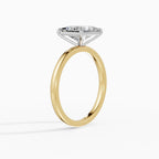 Anillo de compromiso GAIA princesa solitario bicolor oro amarillo y oro blanco 18k