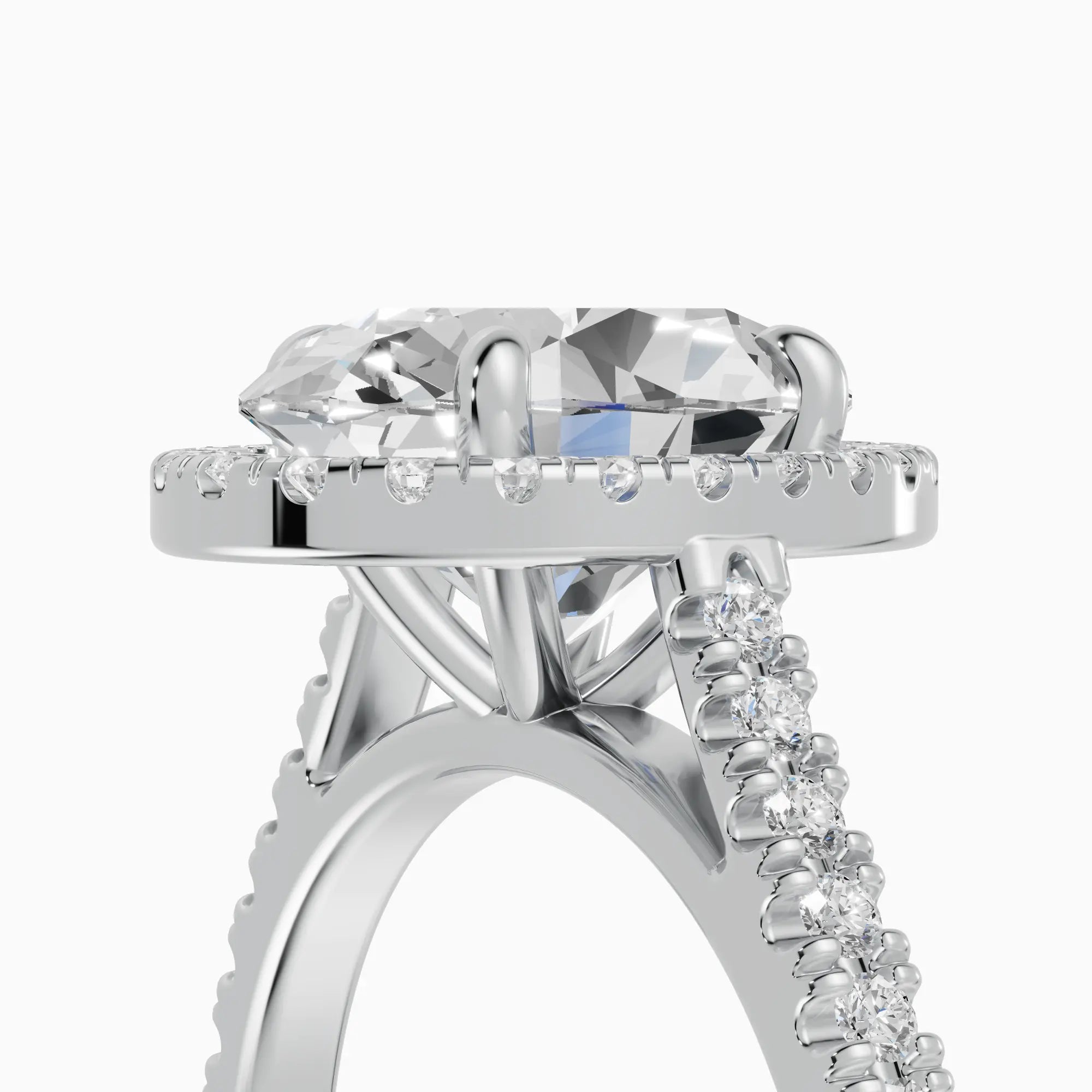 HELIA | Anillo halo oval con catedral