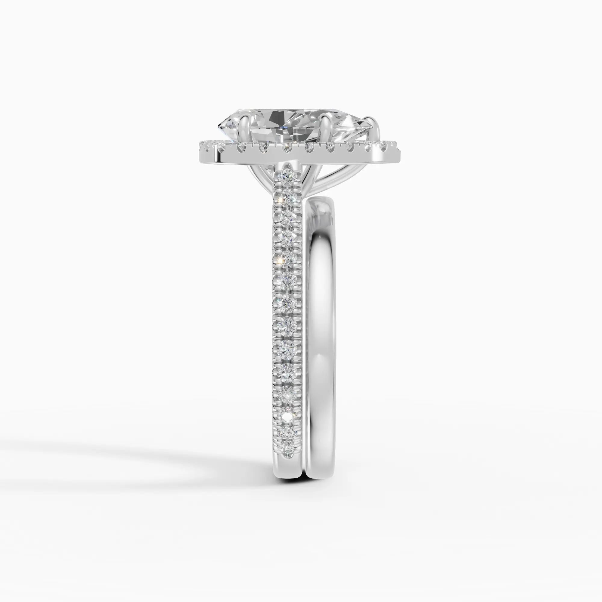 HELIA | Anillo halo pera con catedral