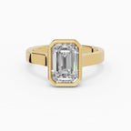 Anillo de compromiso HERA esmeralda solitario biselado en oro amarillo 18k
