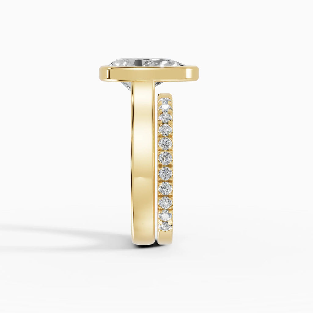 Anillo de compromiso HERA pera solitario biselado en oro amarillo 14k - detalle engaste