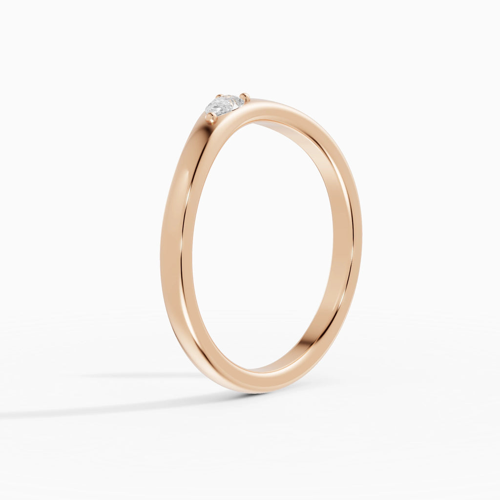 Anillo de compromiso Selene en oro rosa con diamantes corte pera de 2,5 x 4 mm vista lateral