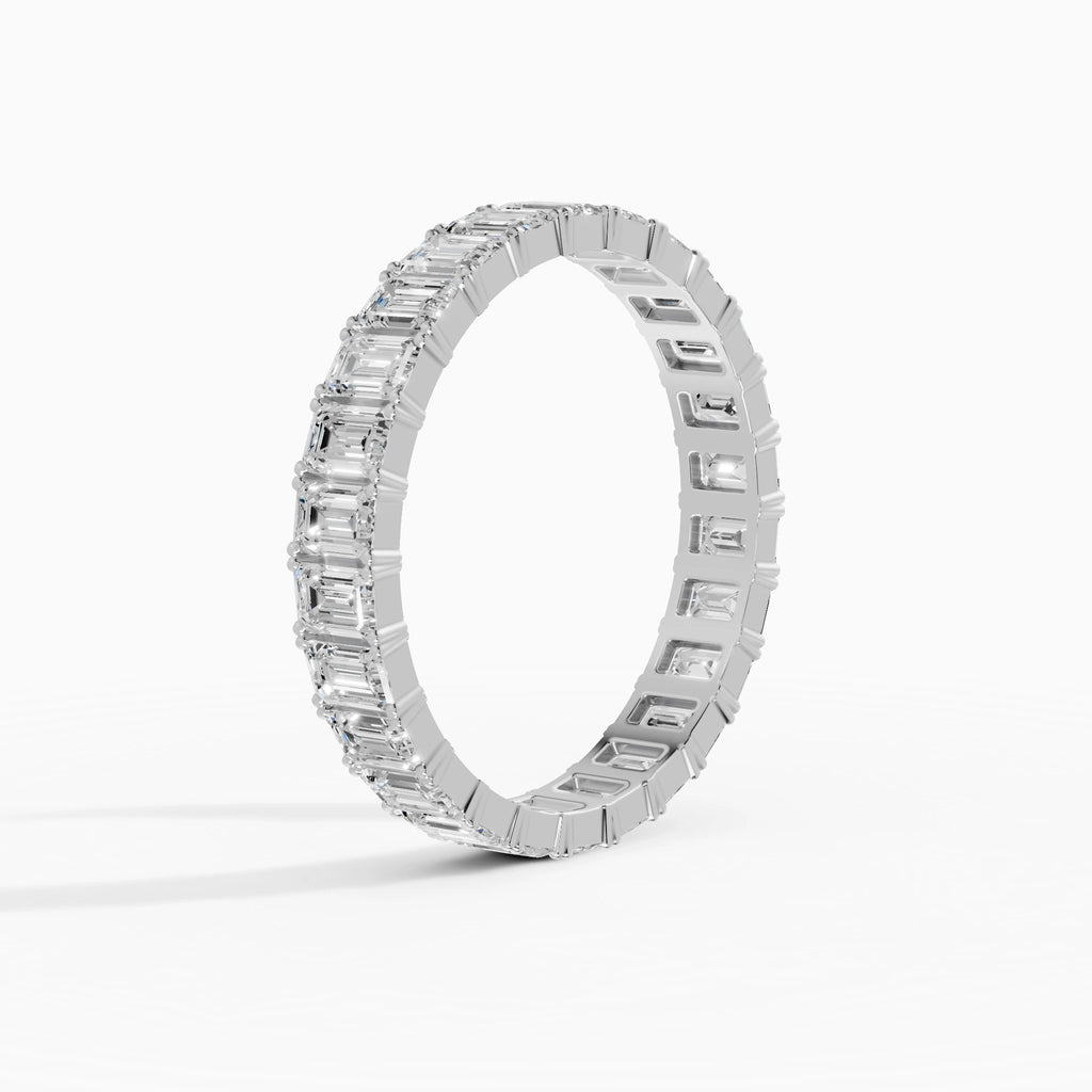 Anillo de compromiso Strata en oro blanco con diamantes corte esmeralda de 0,1 ct total vista lateral