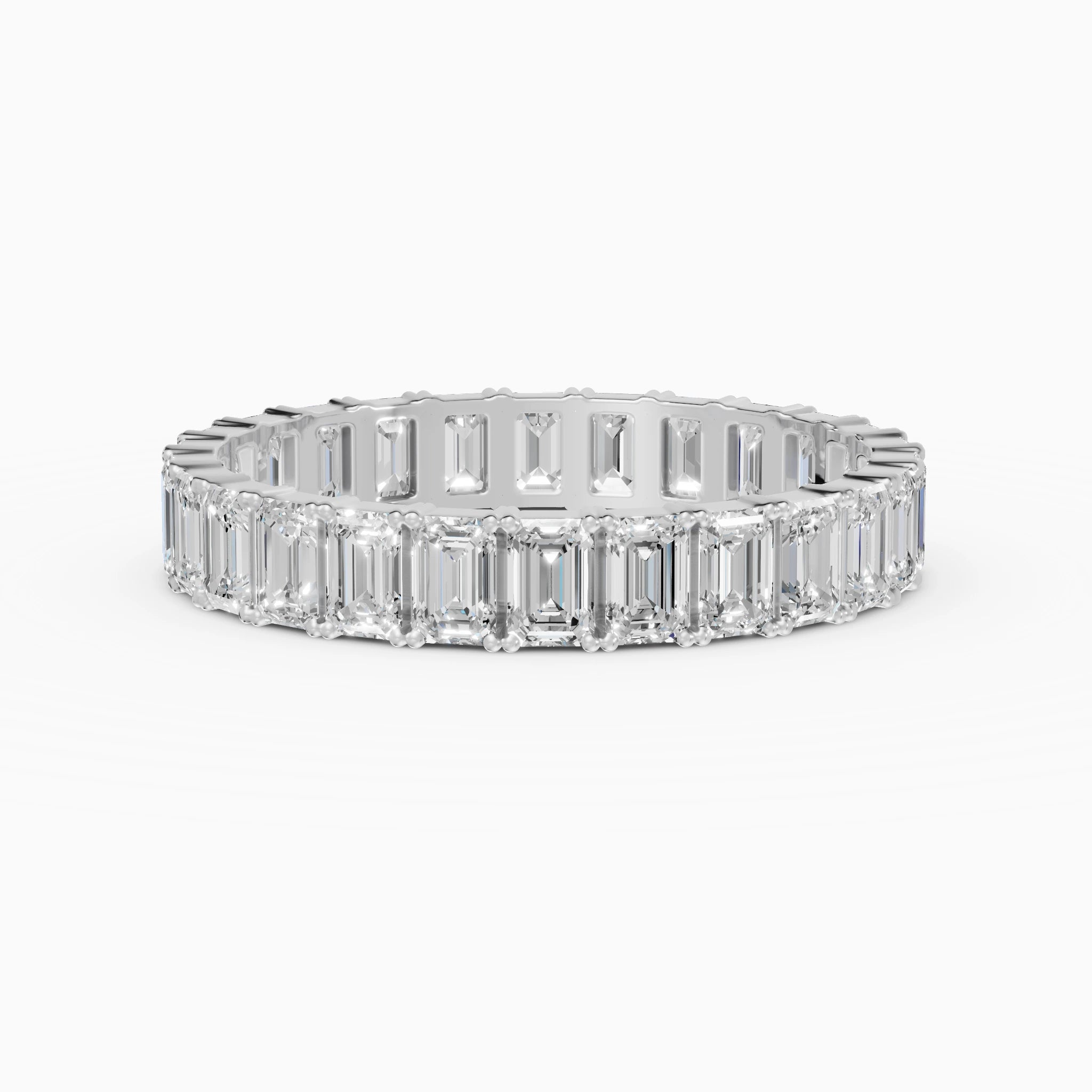 Anillo de compromiso Strata en oro blanco con diamantes corte esmeralda de 0,1 ct total