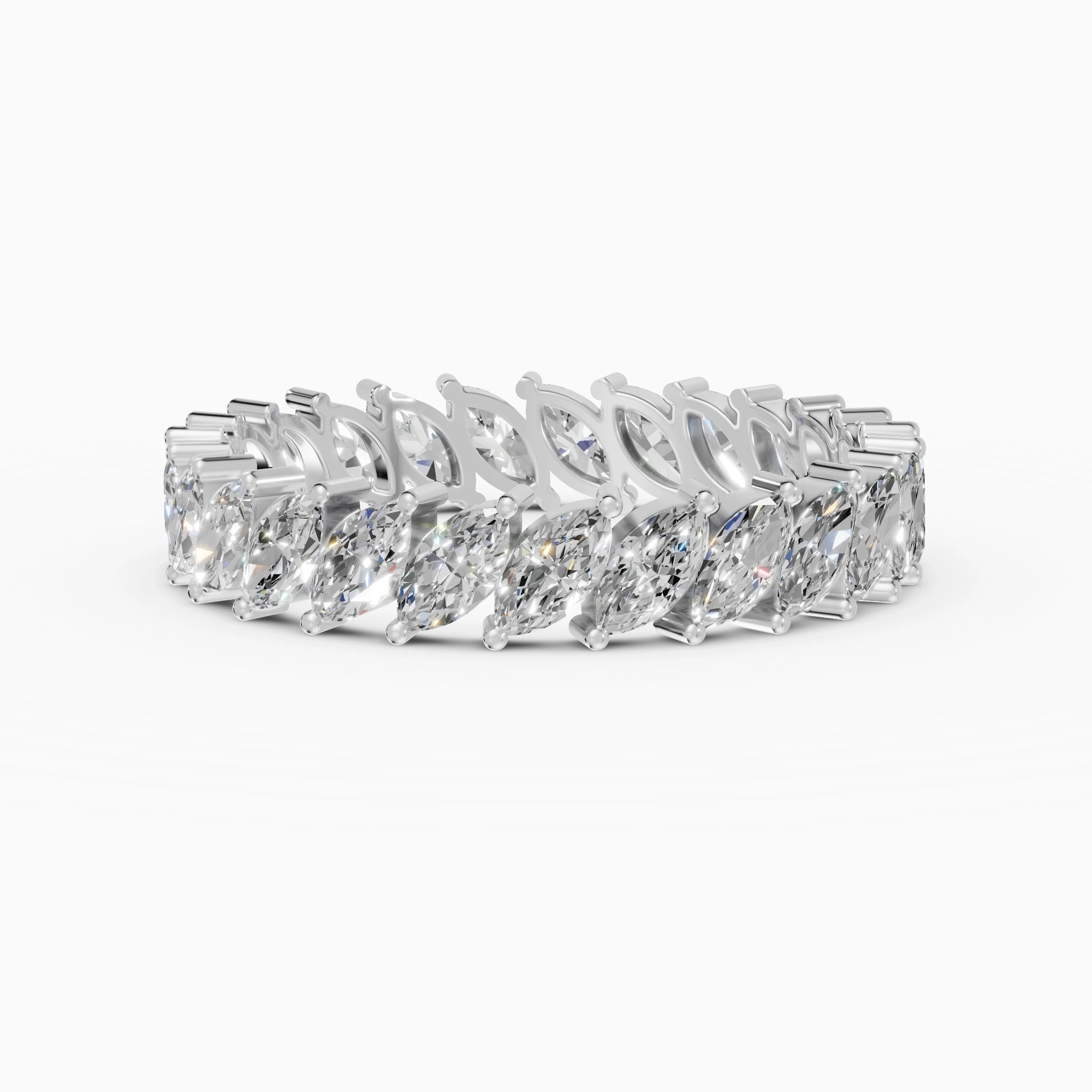Anillo de compromiso Strata en oro blanco con diamantes corte marquesa de 0,1 ct total