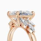 Anillo de compromiso VESTA princesa clúster - lifestyle