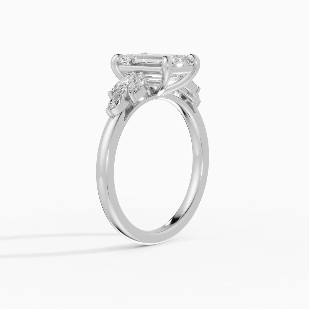 Anillo de compromiso VESTA esmeralda clúster - puesto en mano
