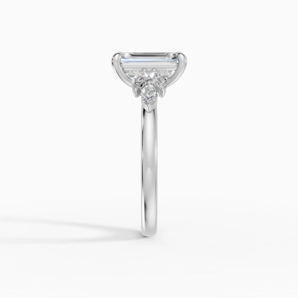 Anillo de compromiso VESTA esmeralda clúster - primer plano