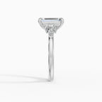 Anillo de compromiso VESTA esmeralda clúster - primer plano