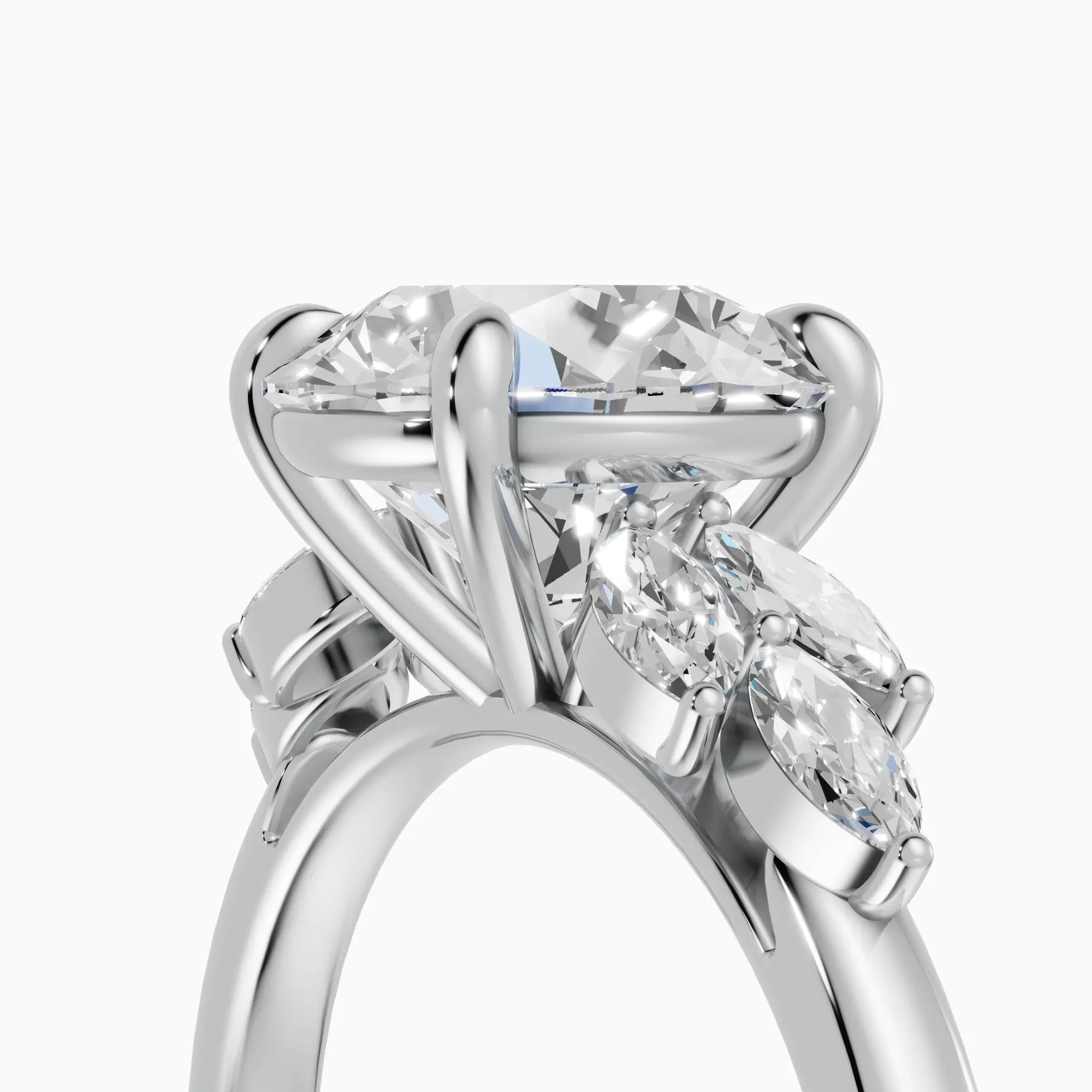 Anillo de compromiso VESTA brillante clúster - vista trasera