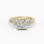 Anillo de compromiso VESTA princesa clúster en oro amarillo 18k