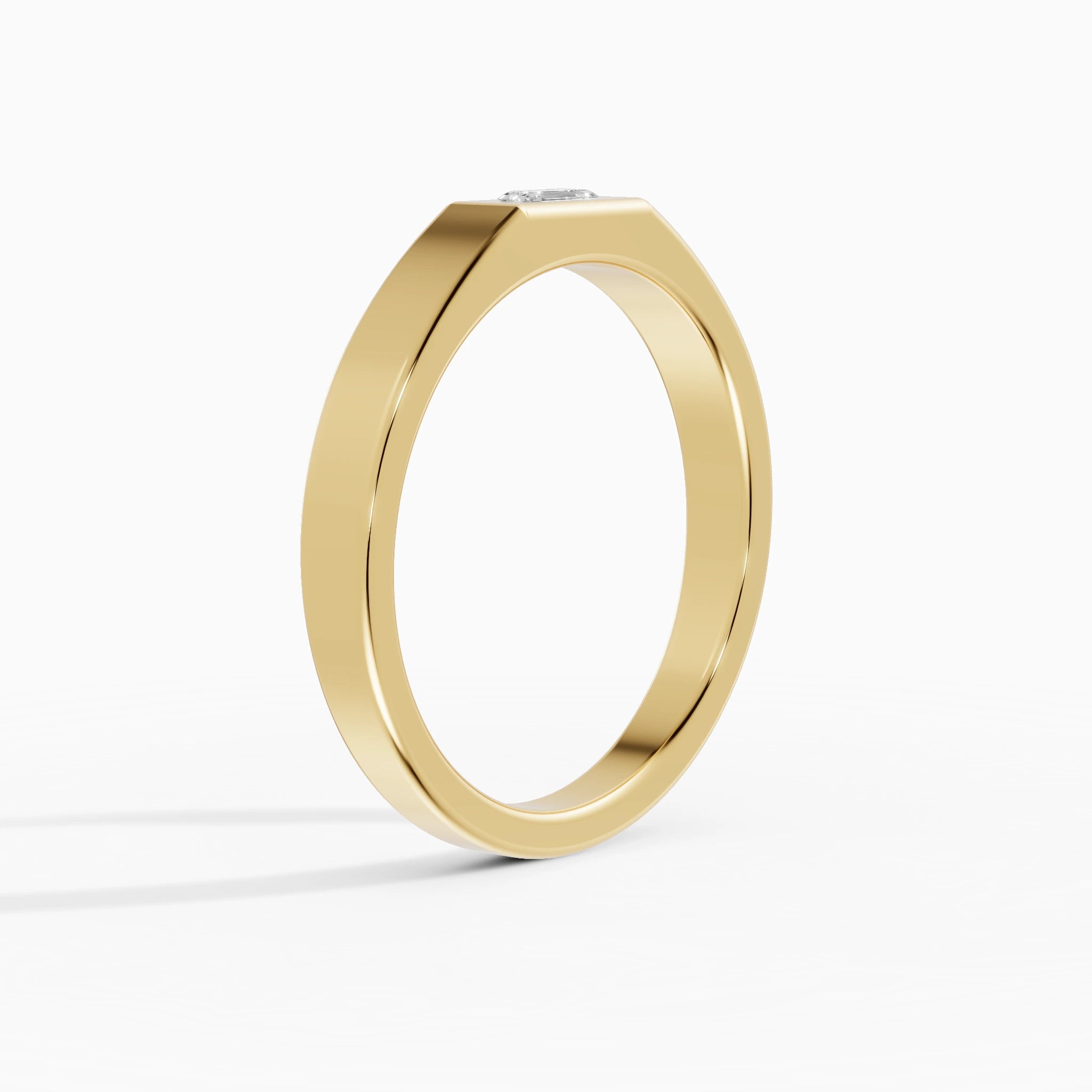 Anillo de compromiso Basalt en oro amarillo de 4 mm vista lateral