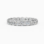 Alianza eternity en oro blanco 18k con diamantes redondos en toda la banda, vista frontal - BRAVORA joyeria