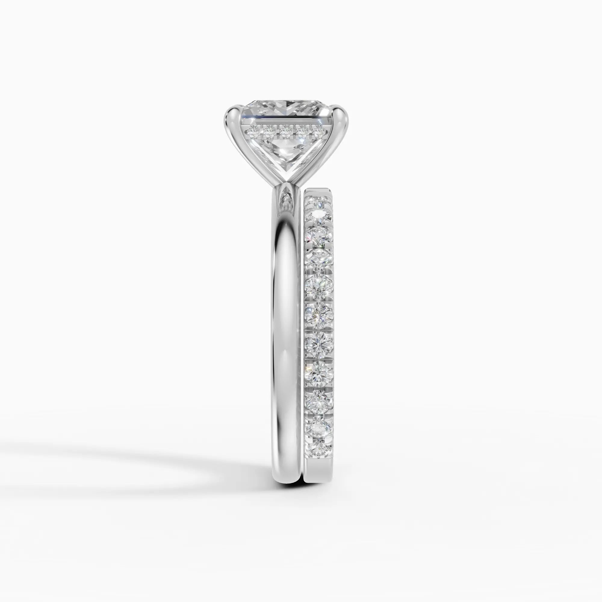 Anillo de compromiso THEIA princesa solitario halo escondido - primer plano