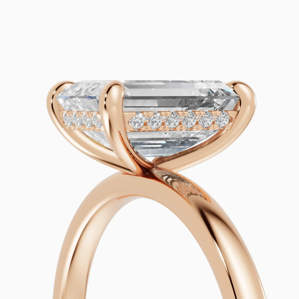 Anillo de compromiso THEIA esmeralda solitario halo escondido - lifestyle