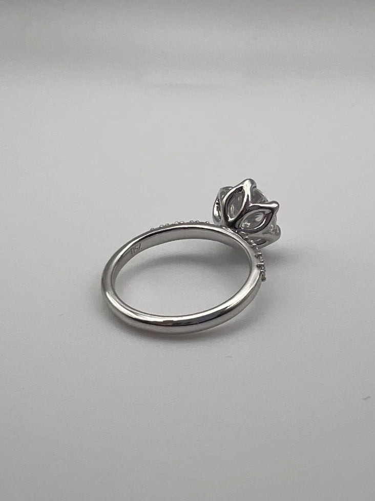 anillo compromiso personalizado oro blanco platino bravora moissanita diamante laboratorio corte brillante 6 garras 2 quilates 14k 18k promesa pavé  floral