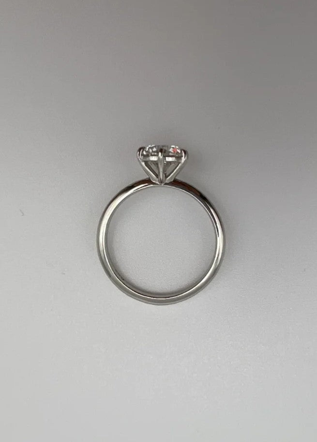 anillo compromiso personalizado oro blanco platino bravora moissanita diamante laboratorio corte brillante 6 garras 2 quilates 14k 18k promesa pavé