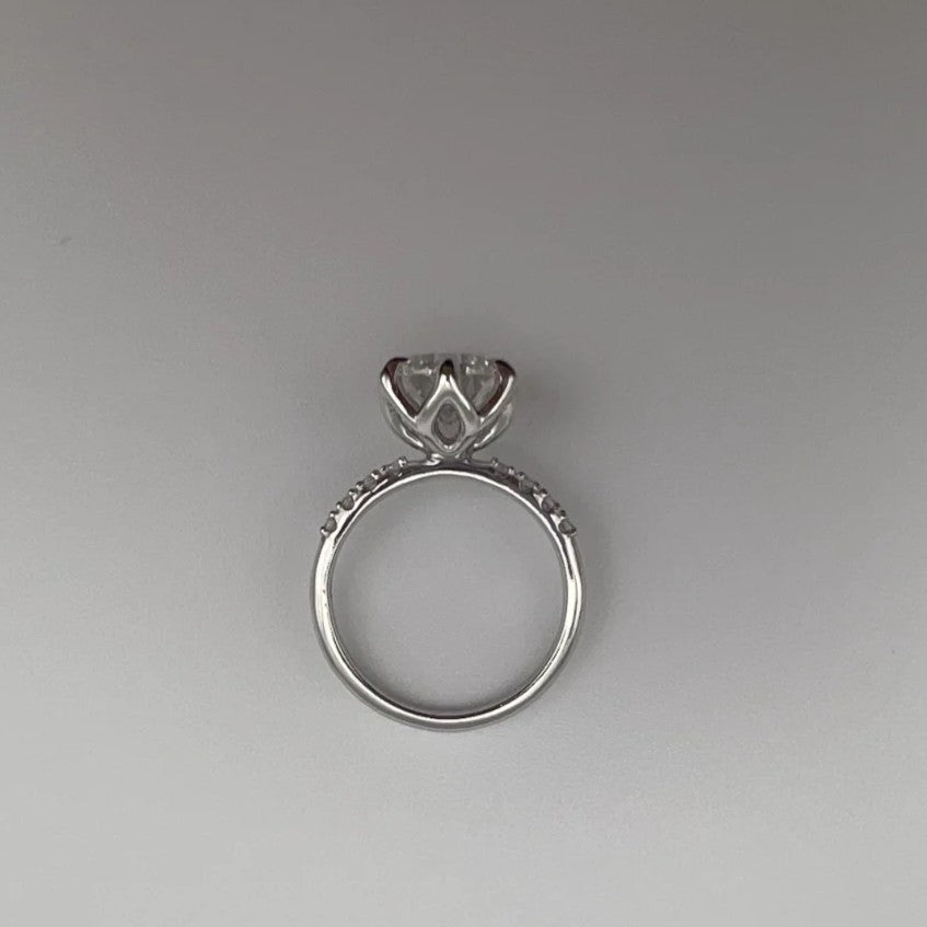 anillo compromiso personalizado oro blanco platino bravora moissanita diamante laboratorio corte brillante 6 garras 2 quilates 14k 18k promesa pavé  floral a medida bespoke
