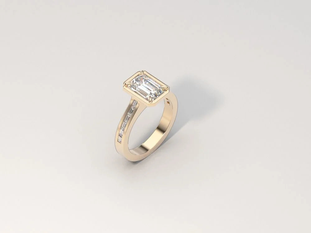 Anillo de compromiso talla esmeralda en oro amarillo 18k hecho a medida por BRAVORA
