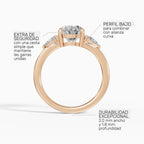 Anillo de compromiso ELARA oval trilogía - lifestyle