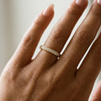 Lux en oro amarillo, puesta en la mano - BRAVORA joyería