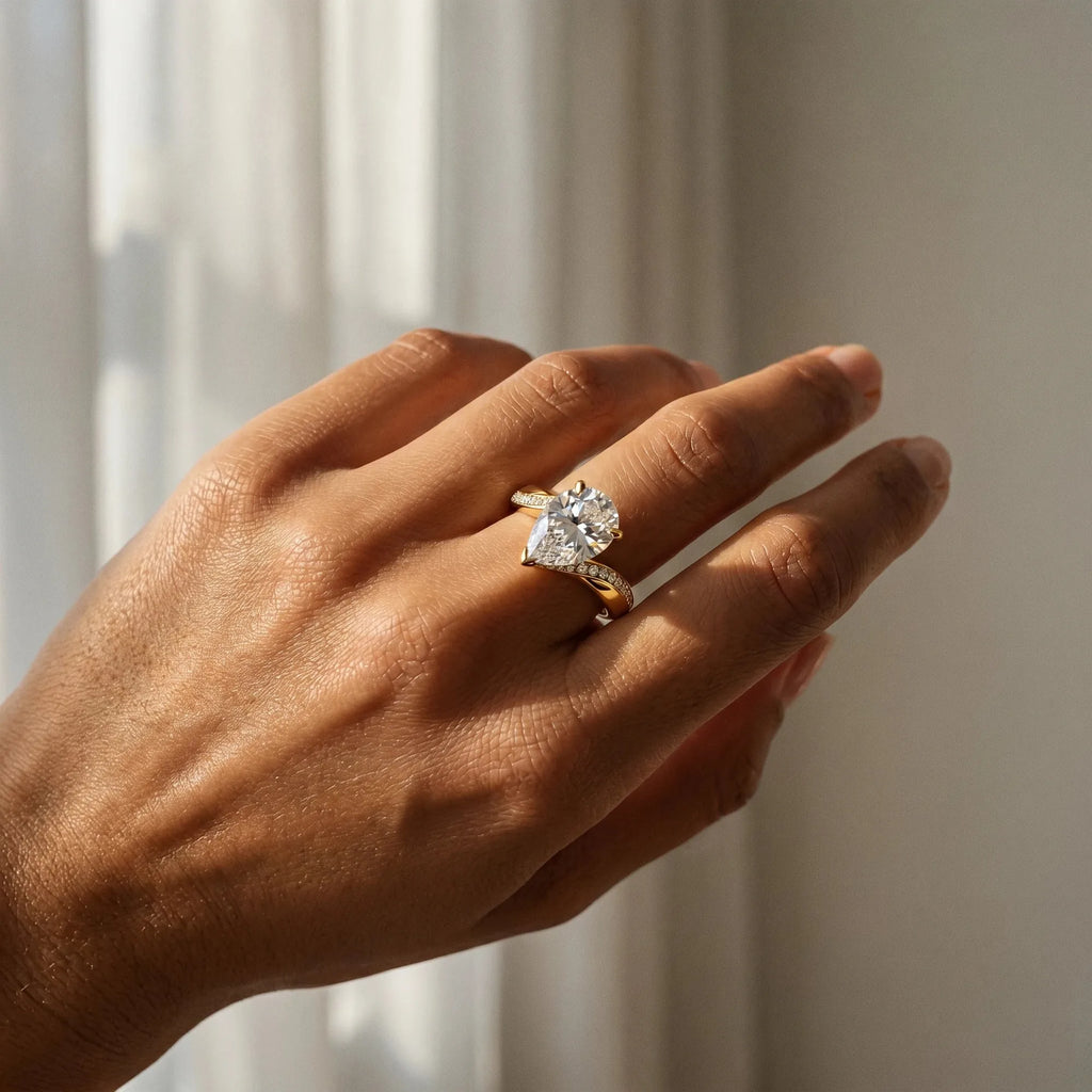 MAREA in yellow gold, worn on the hand - BRAVORA jewelry