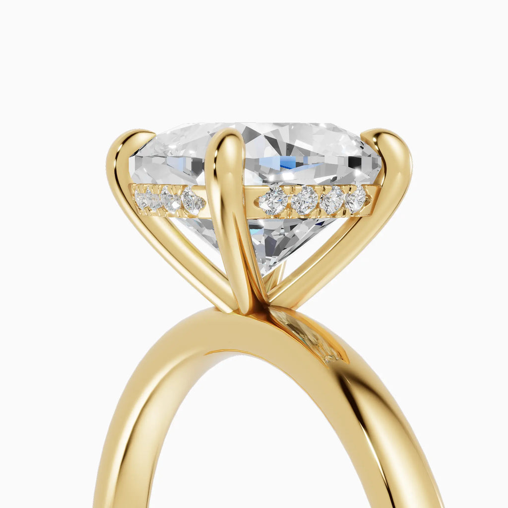 Anillo de compromiso THEIA cojín solitario halo escondido en oro amarillo - detalle engaste