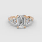 Vídeo 360° del anillo de compromiso VESTA esmeralda clúster en oro rosa