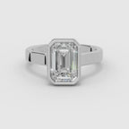 Vídeo 360° del anillo de compromiso HERA solitario esmeralda biselado en oro blanco