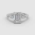 Vídeo 360° del anillo de compromiso ELARA trilogía esmeralda en oro blanco